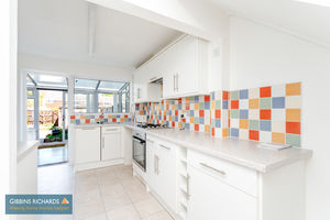 Kitchen- click for photo gallery